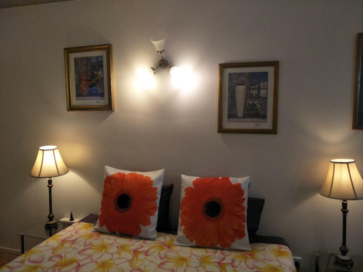 Homestay At Julie'S Кэрнс Экстерьер фото